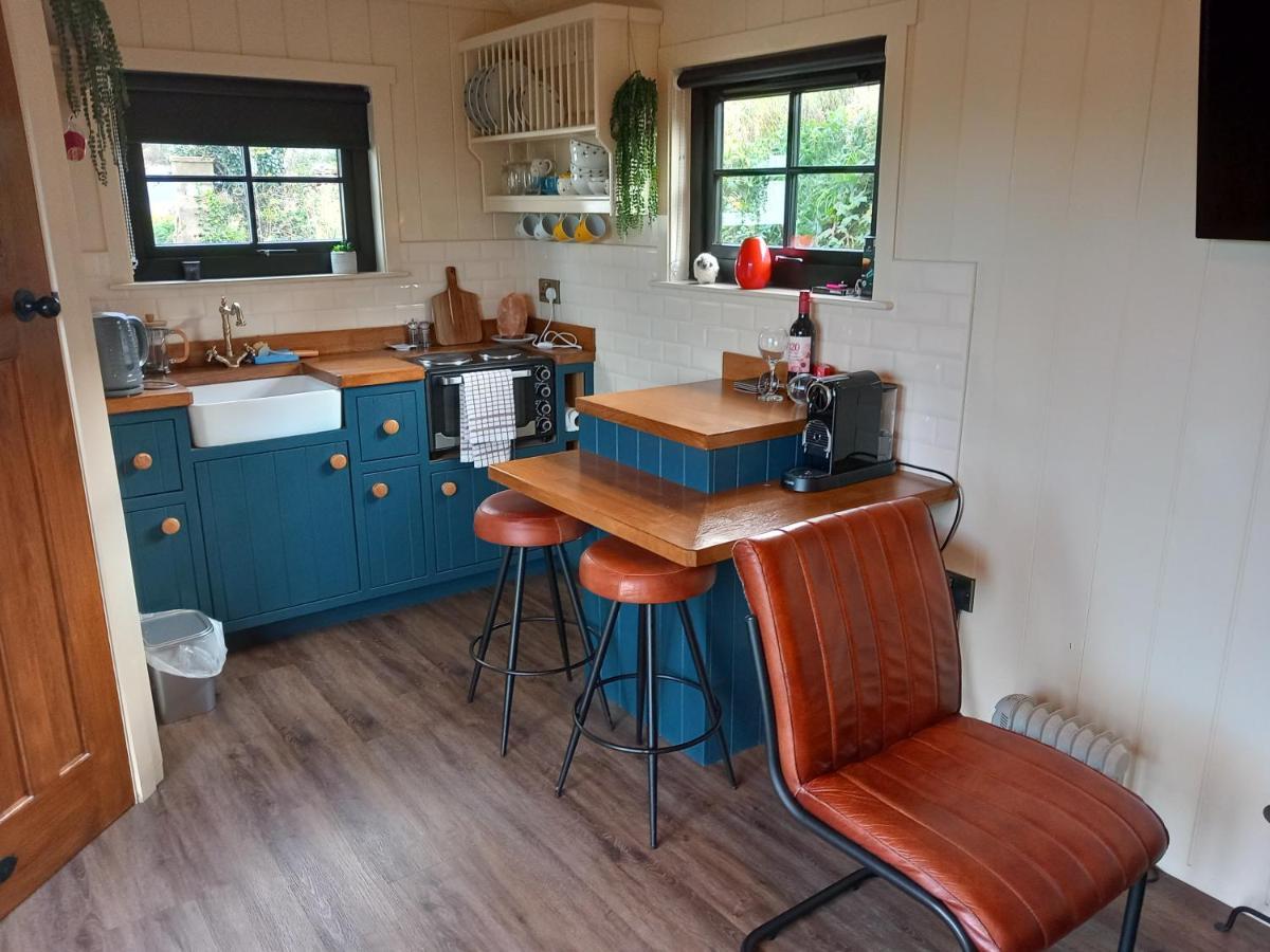 Delightful Shepherds Hut 韦斯特波特 外观 照片